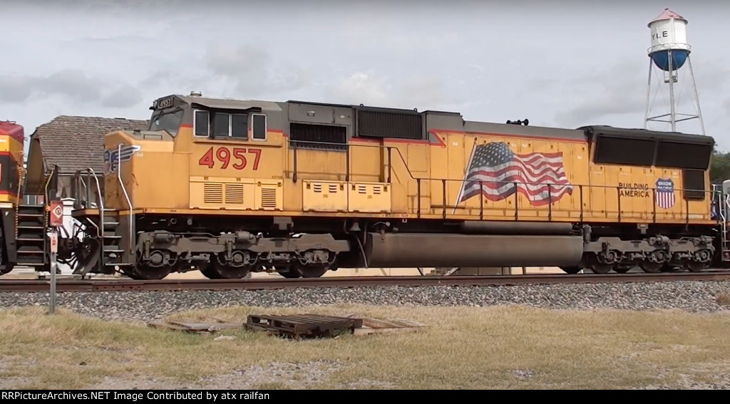 UP 4957
